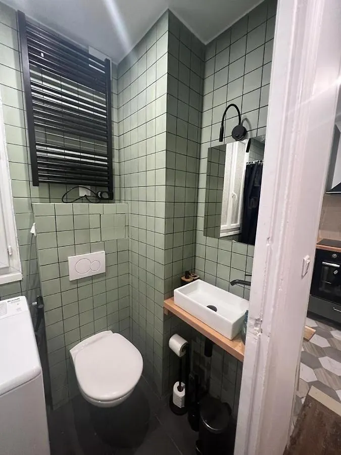 New Entiry Apartment-Private Rooms In باريس