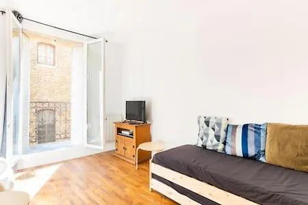 New Entiry Apartment-Private Rooms In باريس 0*,  فرنسا
