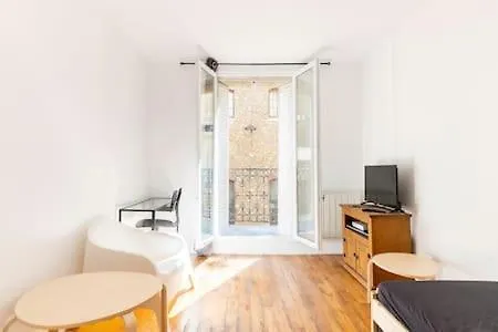 New Entiry Apartment-Private Rooms In باريس
